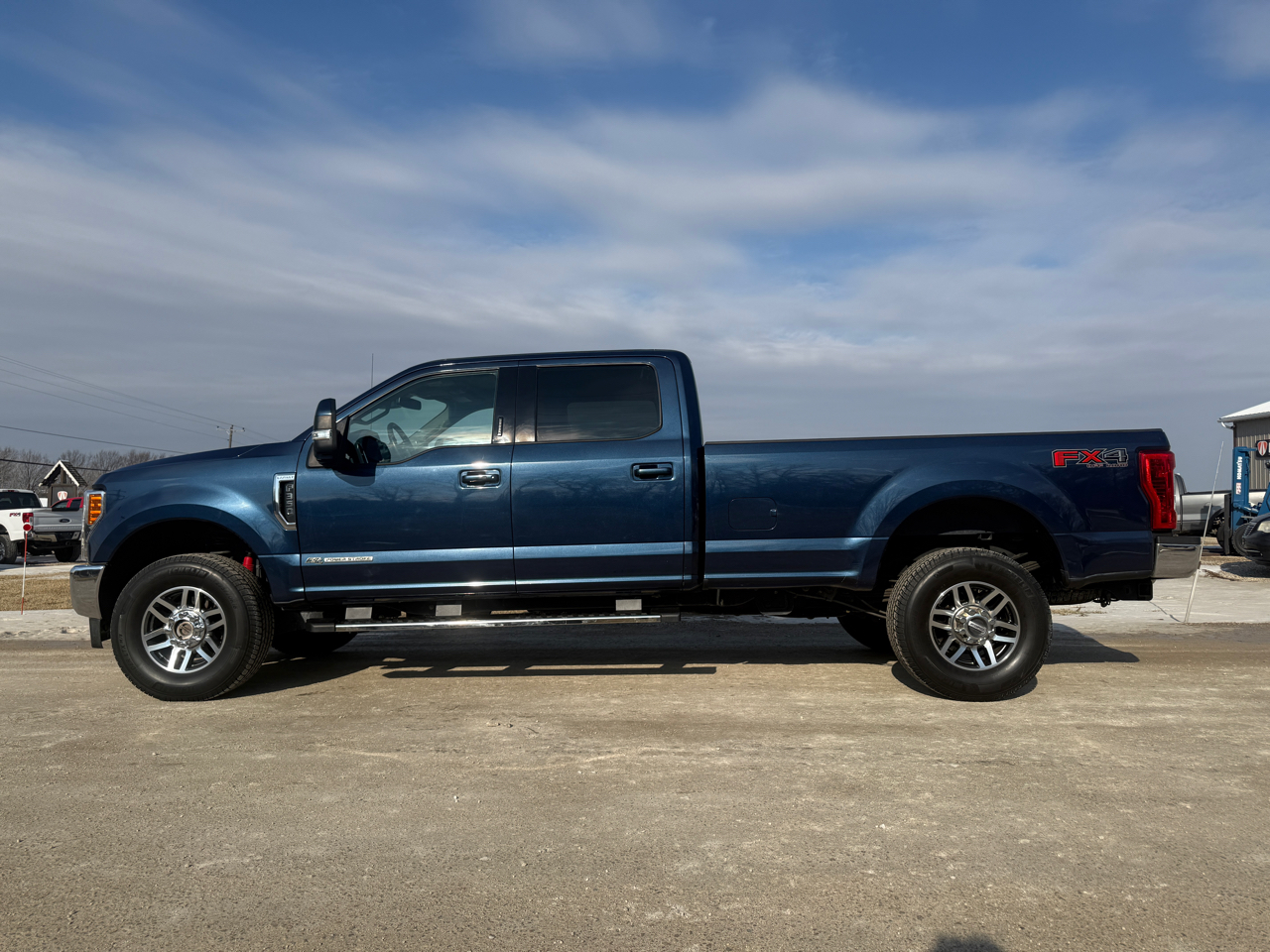 Ford Super Duty F-350 SRW 4WD Crew Cab 172" Lariat 2017