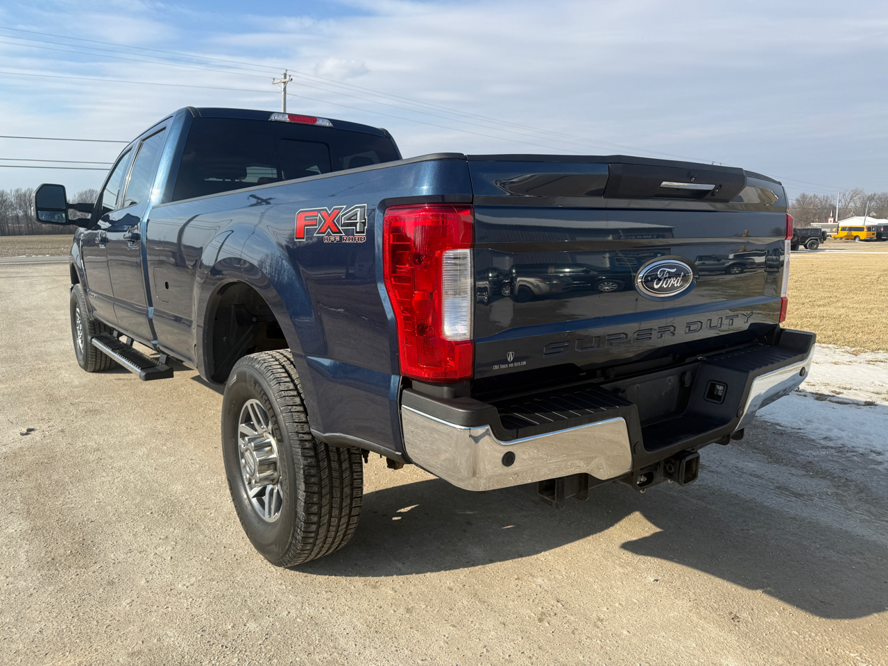 Ford Super Duty F-350 SRW 4WD Crew Cab 172" Lariat 2017