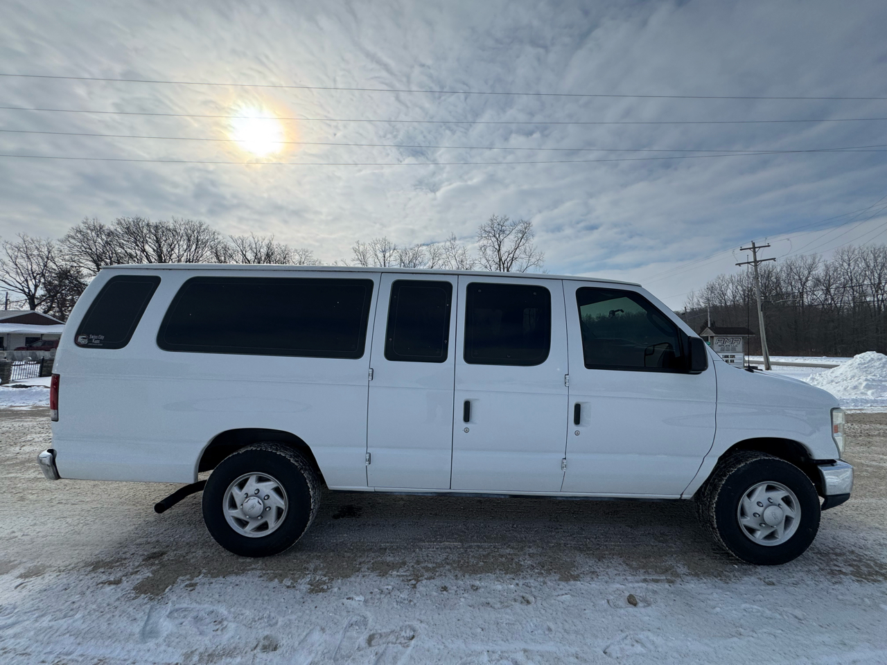 Ford Econoline Wagon E-350 Super Duty Ext XLT 2013