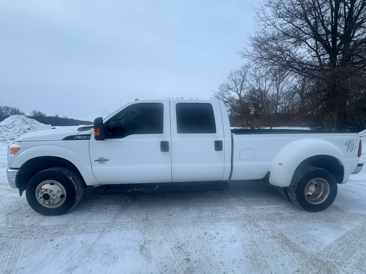 Ford Super Duty F-350 DRW 4WD Crew Cab 172" XL 2011