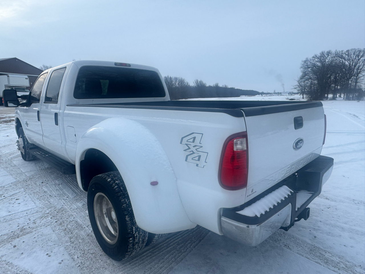 Ford Super Duty F-350 DRW 4WD Crew Cab 172" XL 2011