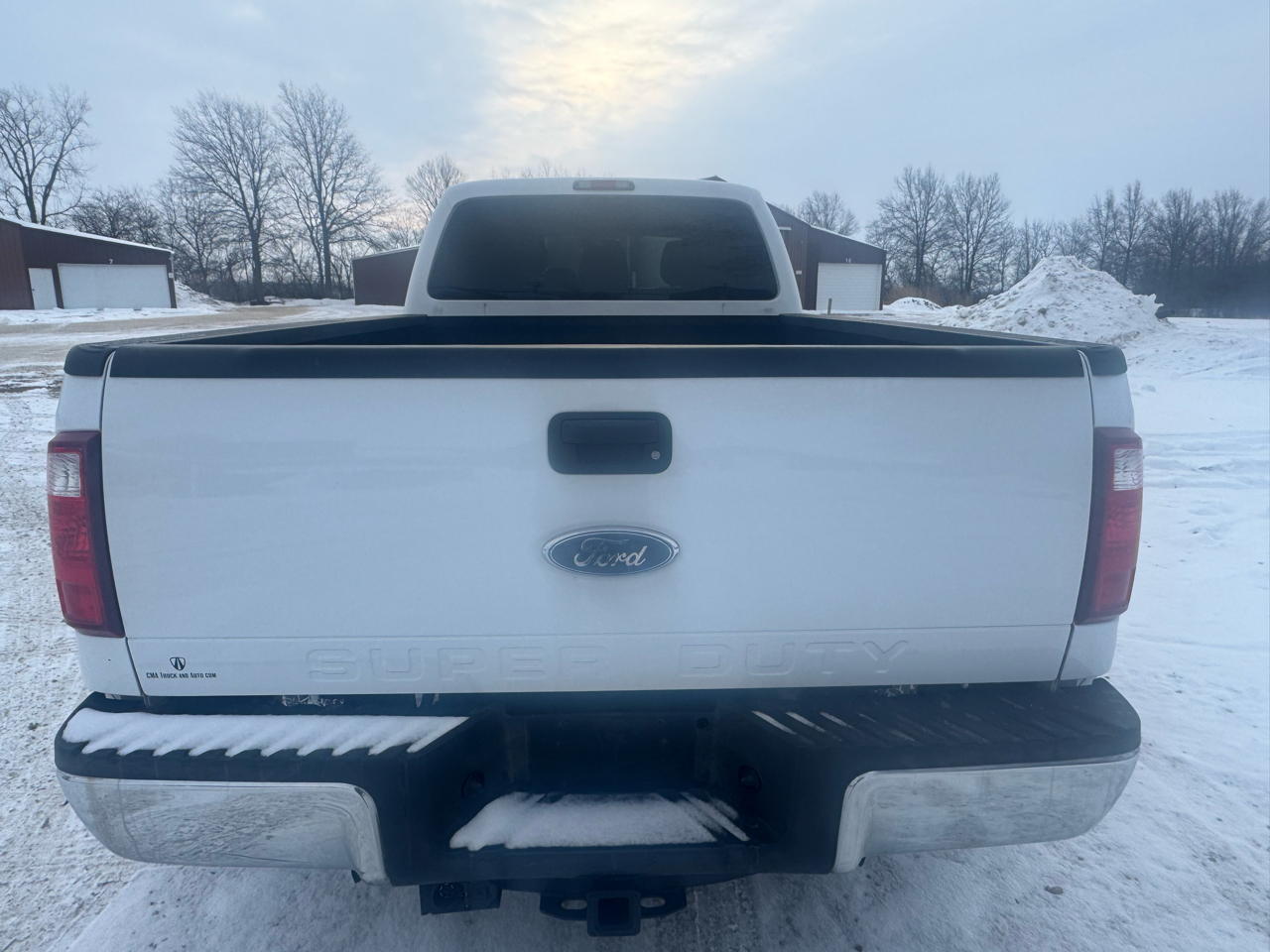 Ford Super Duty F-350 DRW 4WD Crew Cab 172" XL 2011