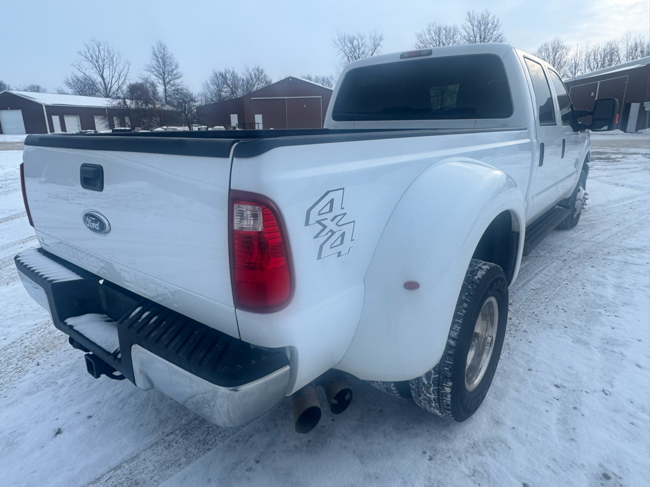 Ford Super Duty F-350 DRW 4WD Crew Cab 172" XL 2011