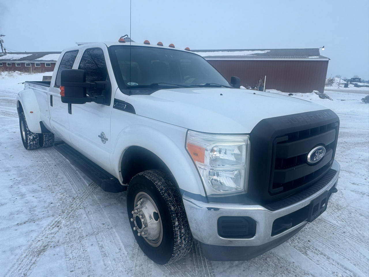Ford Super Duty F-350 DRW 4WD Crew Cab 172" XL 2011