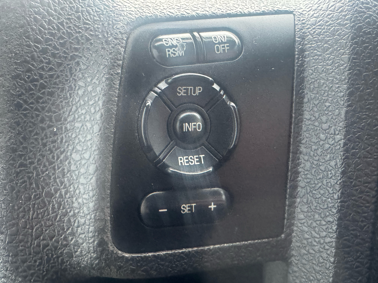 Ford Super Duty F-350 DRW 4WD Crew Cab 172" XL 2011