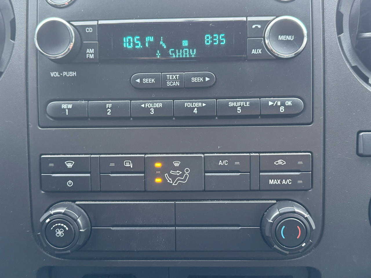 Ford Super Duty F-350 DRW 4WD Crew Cab 172" XL 2011