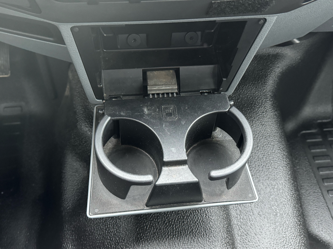 Ford Super Duty F-350 DRW 4WD Crew Cab 172" XL 2011