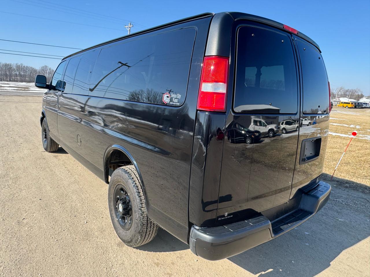 Chevrolet Express Passenger RWD 3500 155" LS 2020