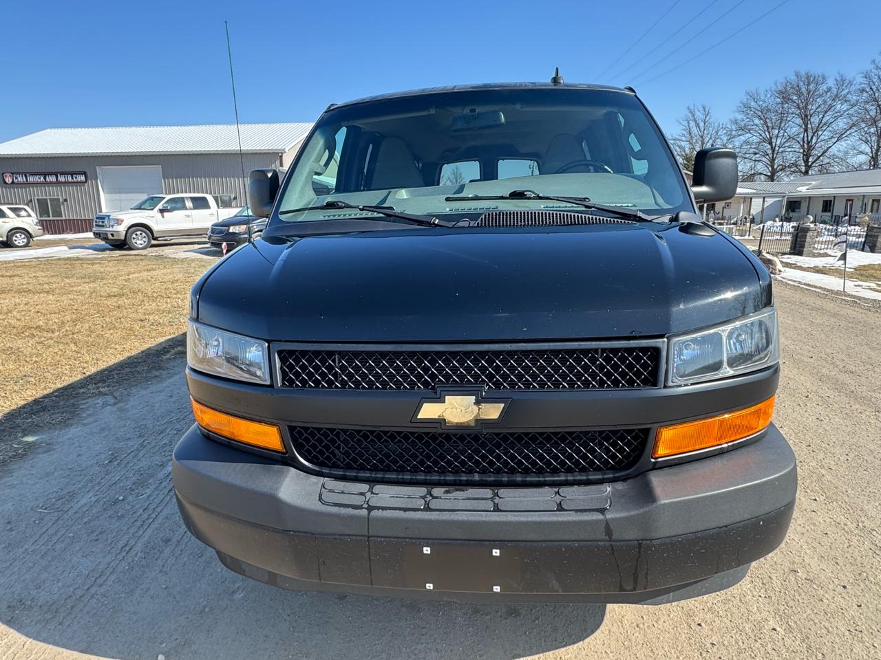 Chevrolet Express Passenger RWD 3500 155" LS 2020