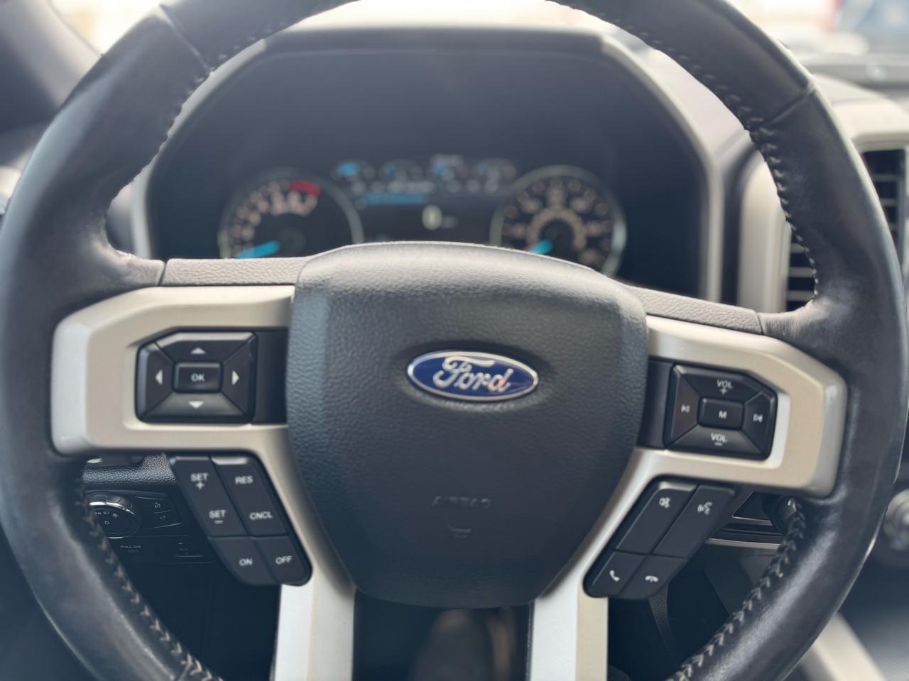Ford F-150 4WD SuperCrew 157" Lariat 2019