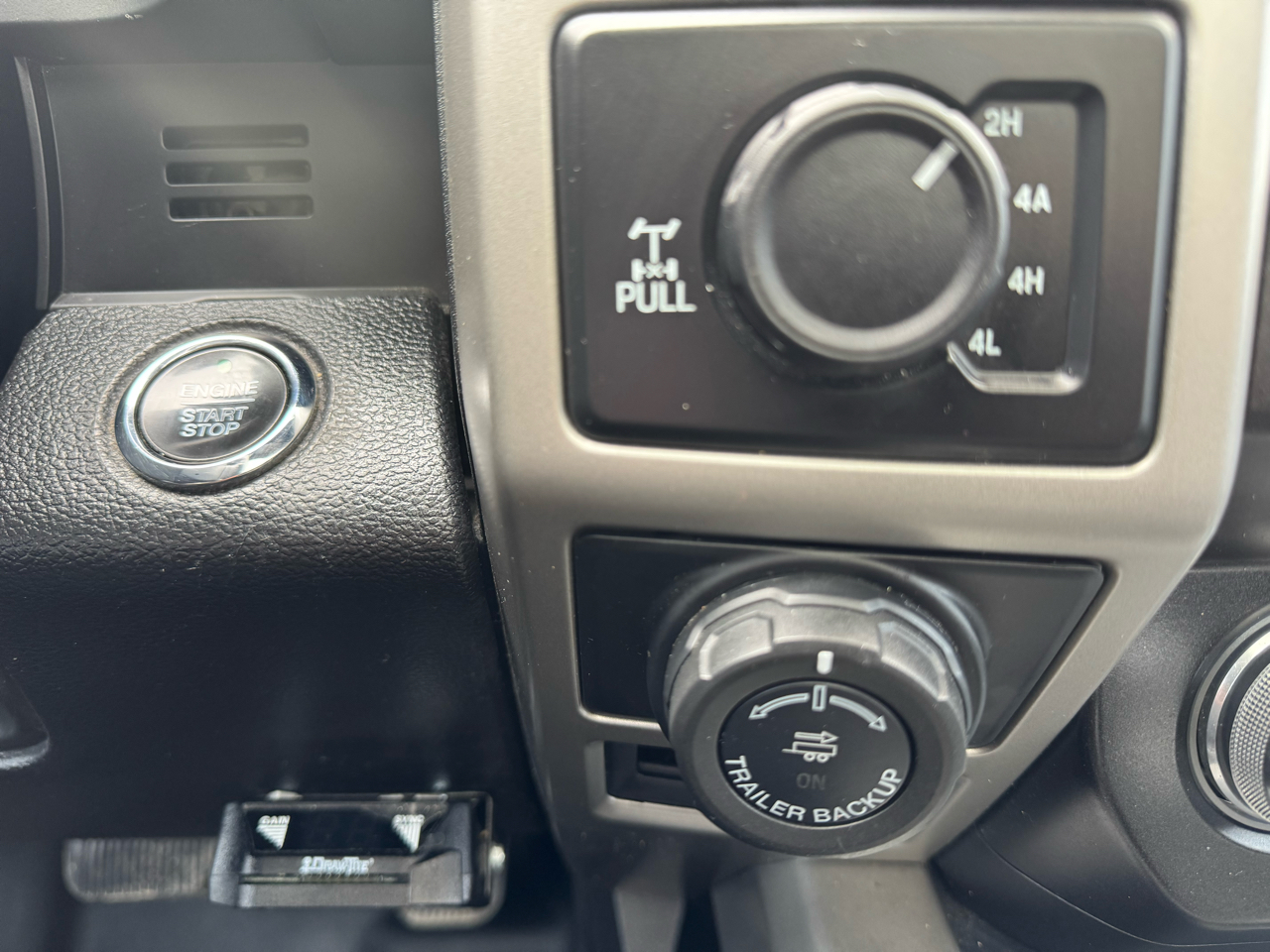 Ford F-150 4WD SuperCrew 157" Lariat 2019