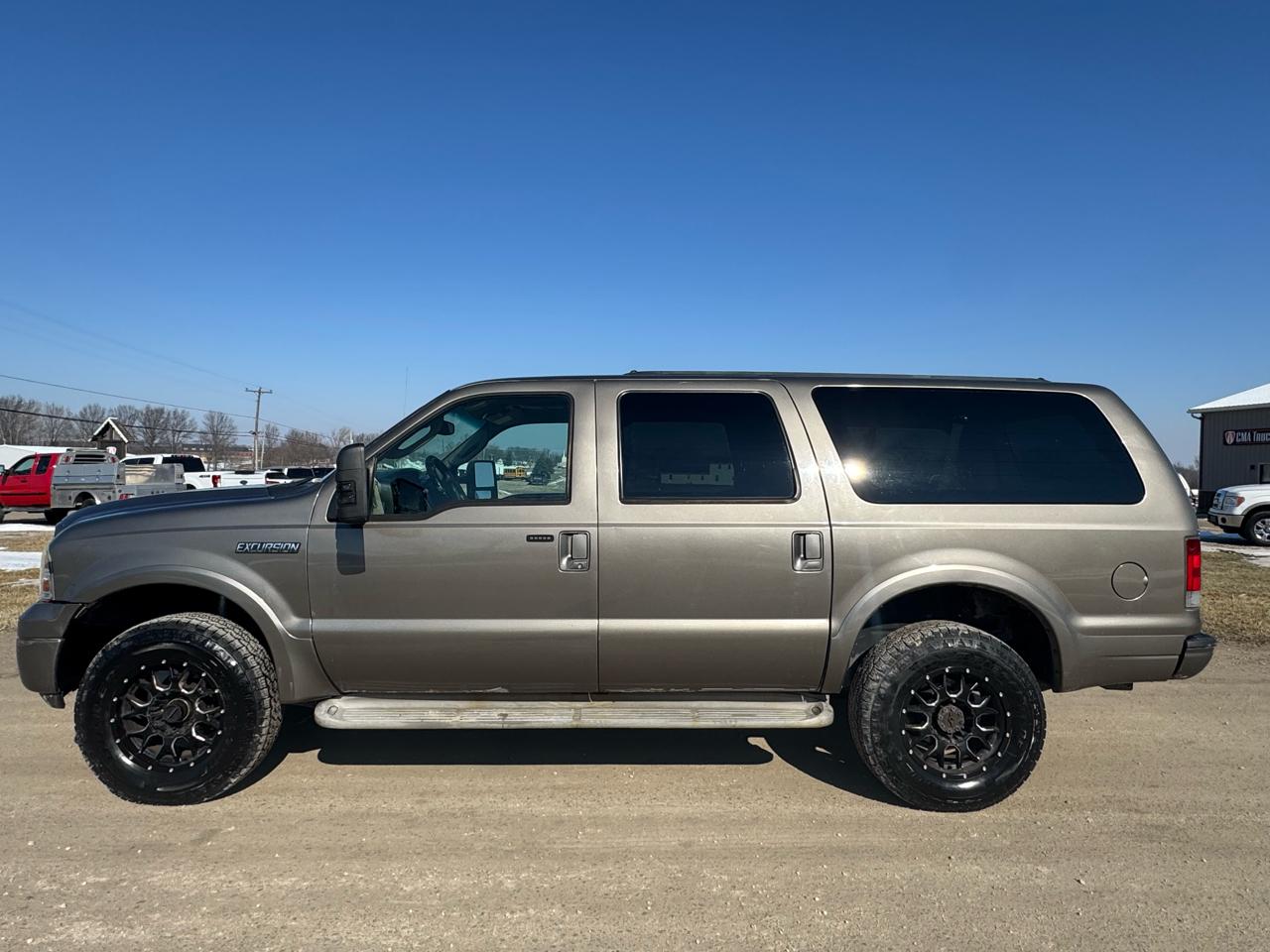 Ford Excursion 137" WB 6.8L Limited 4WD 2005