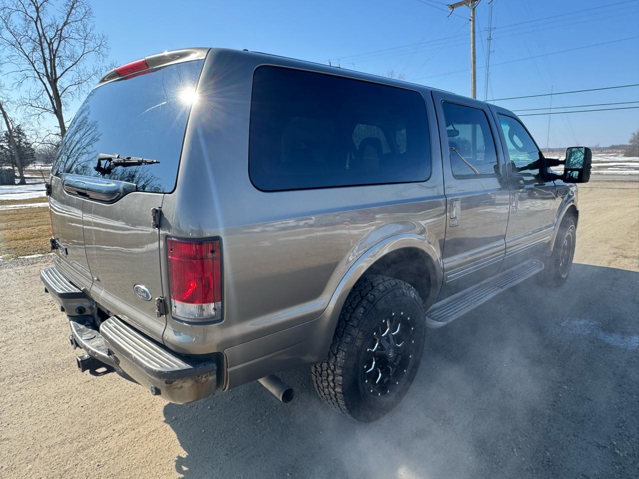 Ford Excursion 137" WB 6.8L Limited 4WD 2005