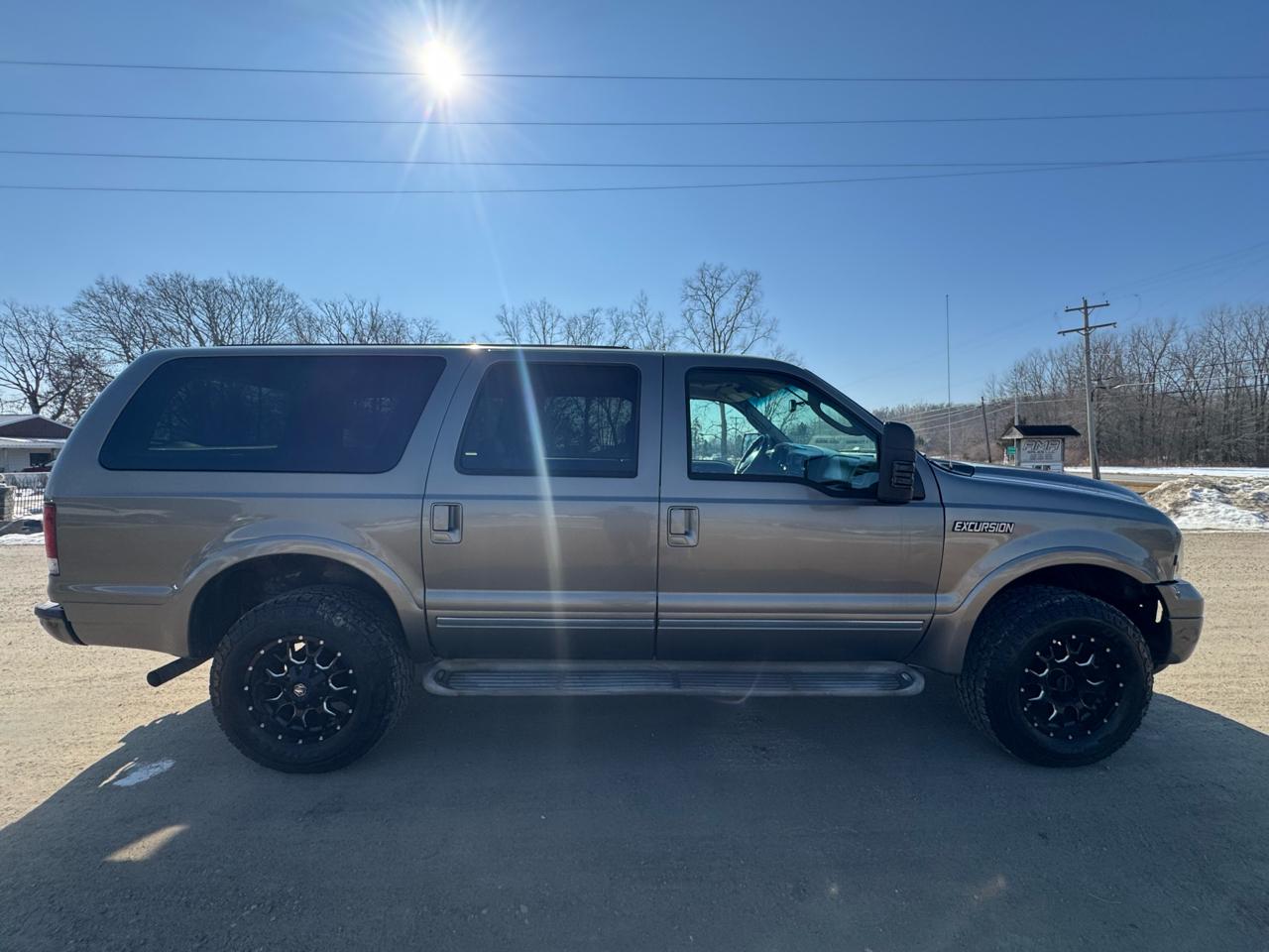Ford Excursion 137" WB 6.8L Limited 4WD 2005