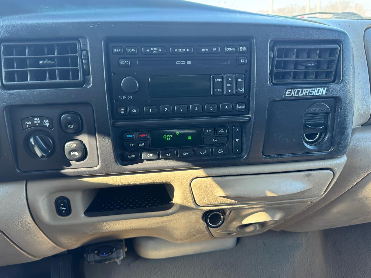 Ford Excursion 137" WB 6.8L Limited 4WD 2005