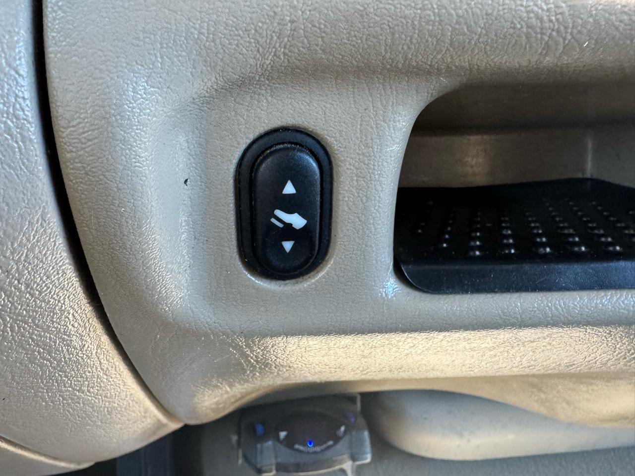 Ford Excursion 137" WB 6.8L Limited 4WD 2005