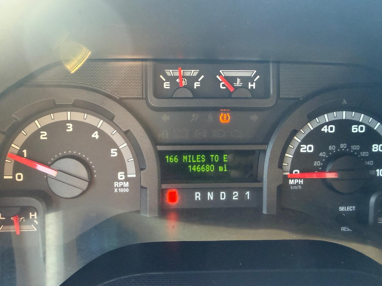 Ford Econoline Wagon E-350 Super Duty XLT 2011