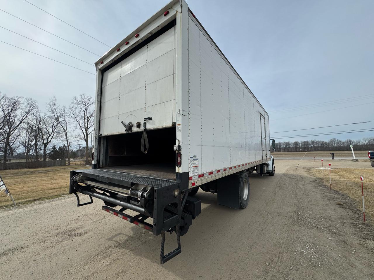 Freightliner M2  2012