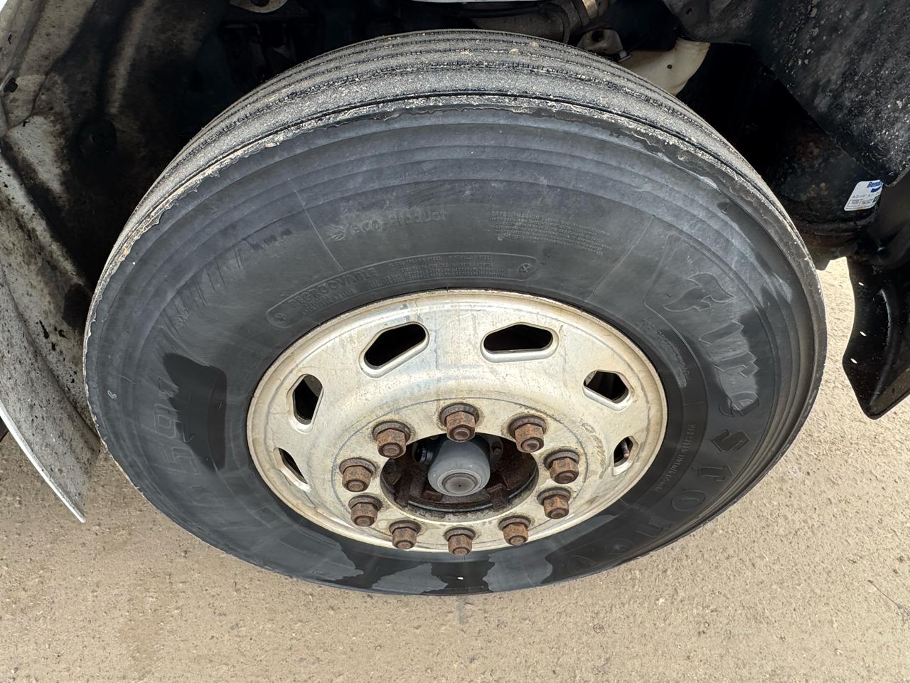 Freightliner M2  2012