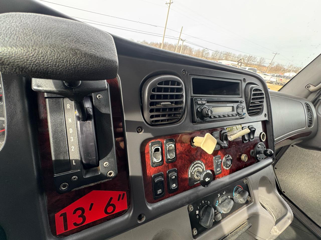 Freightliner M2  2012