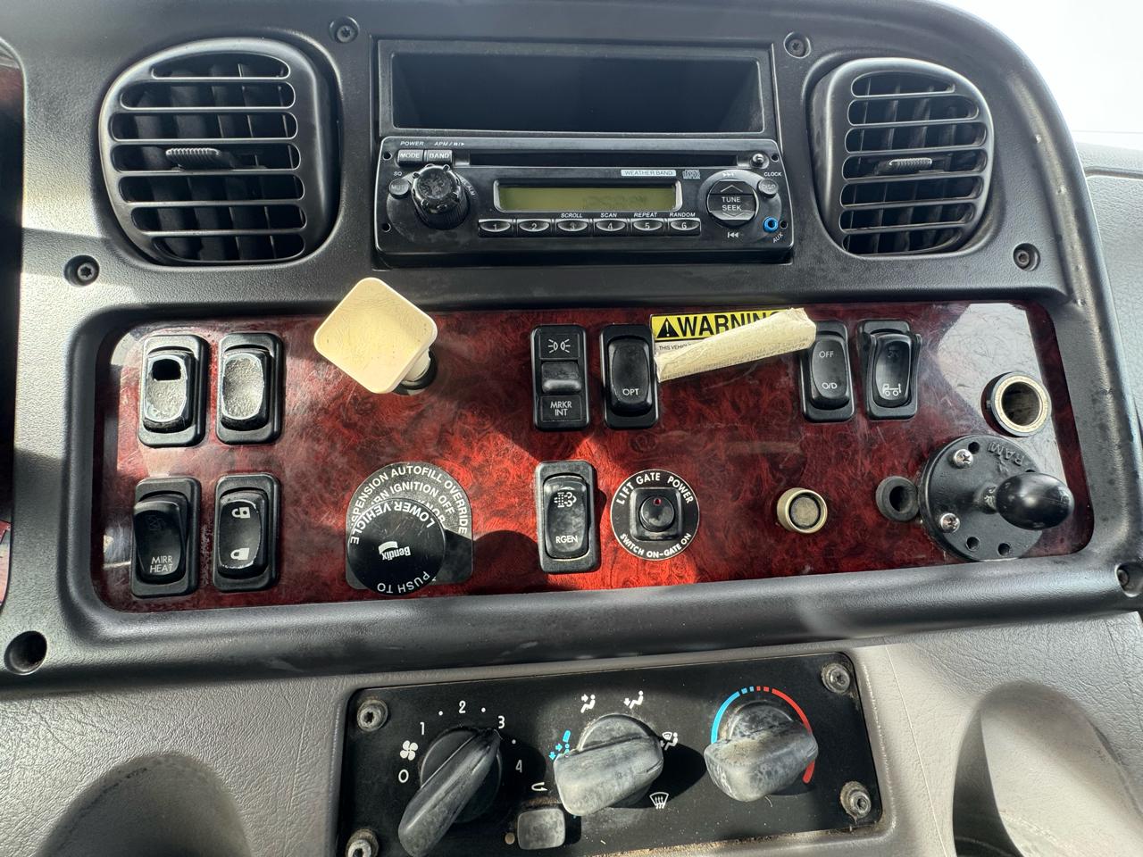 Freightliner M2  2012