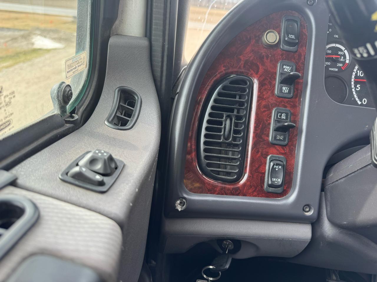 Freightliner M2  2015