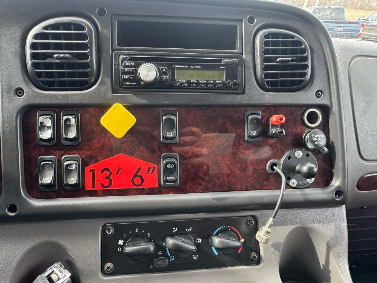 Freightliner M2  2015