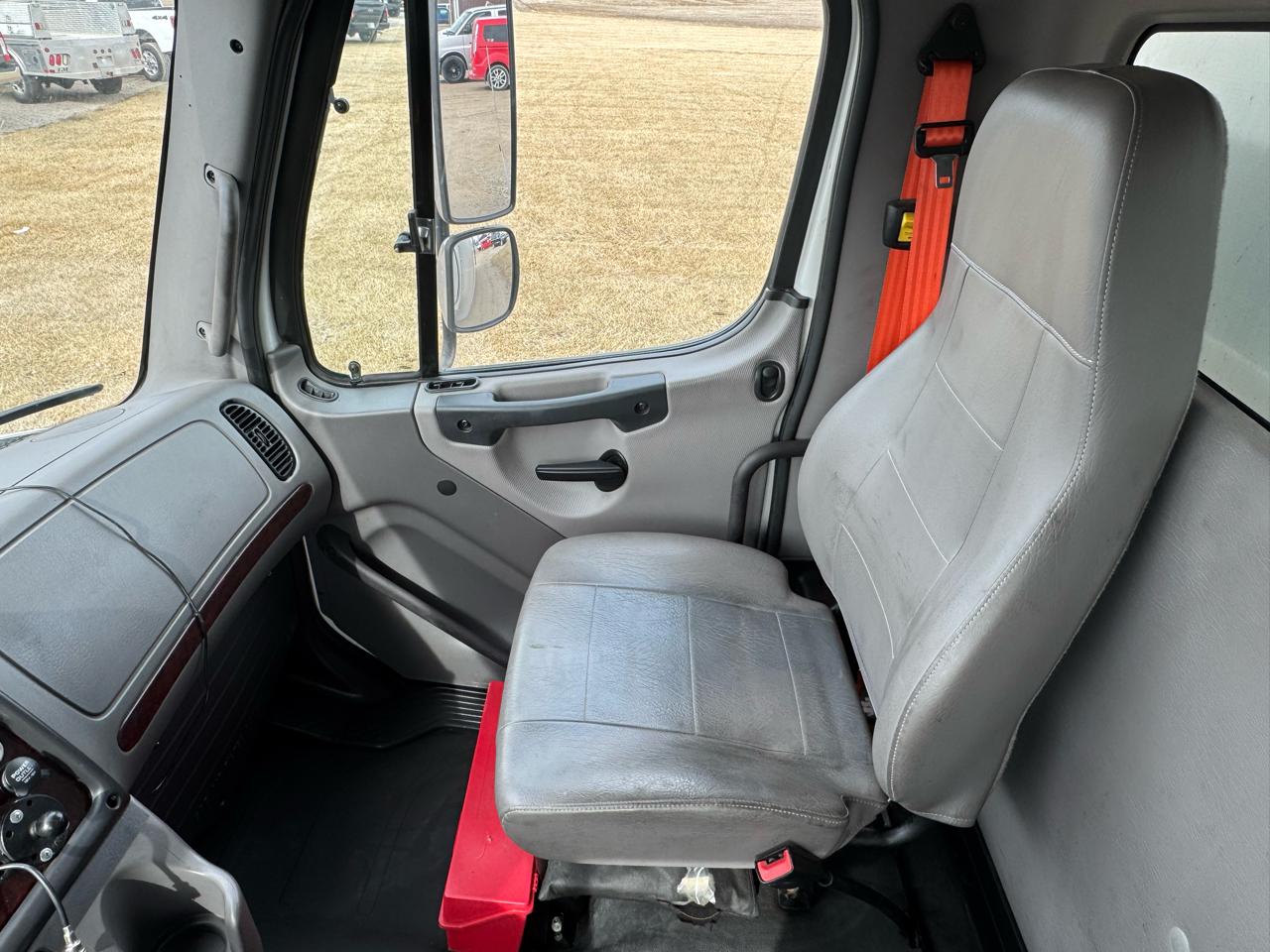 Freightliner M2  2015