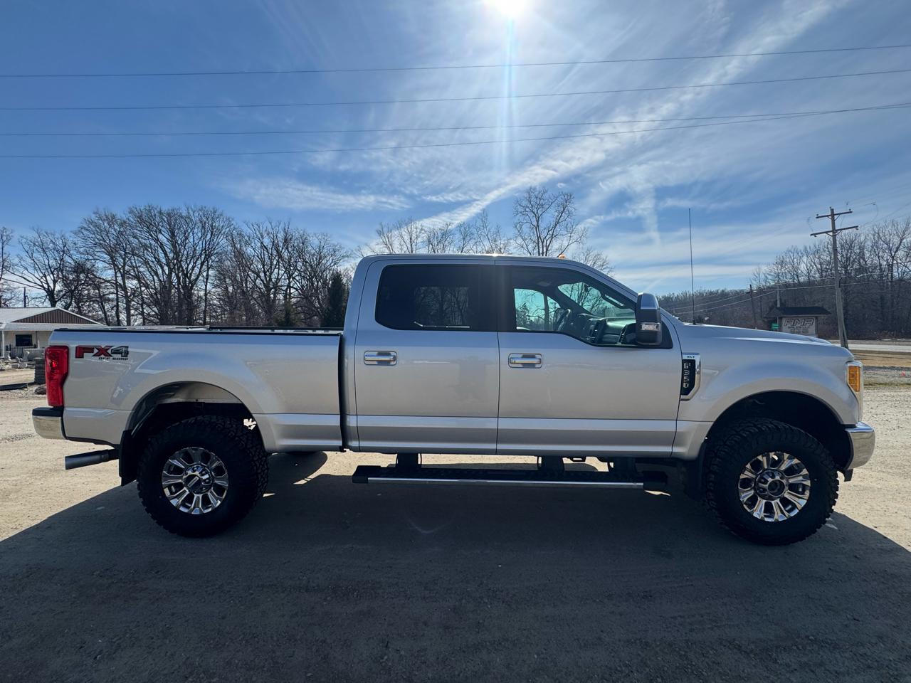 Ford Super Duty F-350 SRW Crew Cab 156" XLT 2017