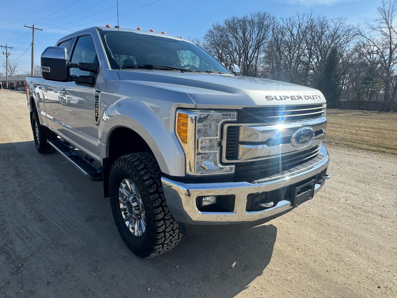 Ford Super Duty F-350 SRW Crew Cab 156" XLT 2017