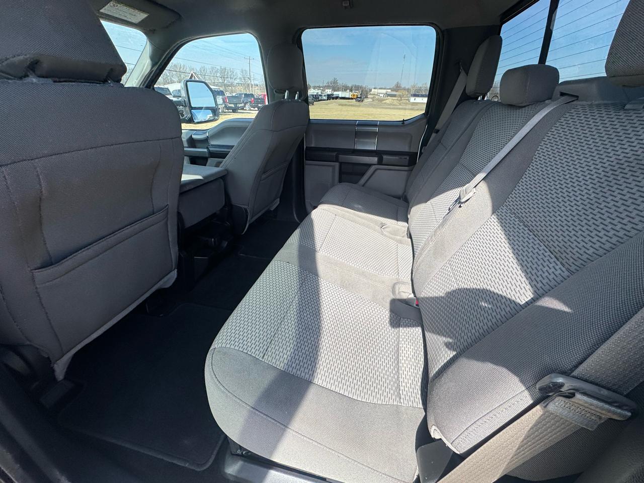 Ford Super Duty F-350 SRW Crew Cab 156" XLT 2017