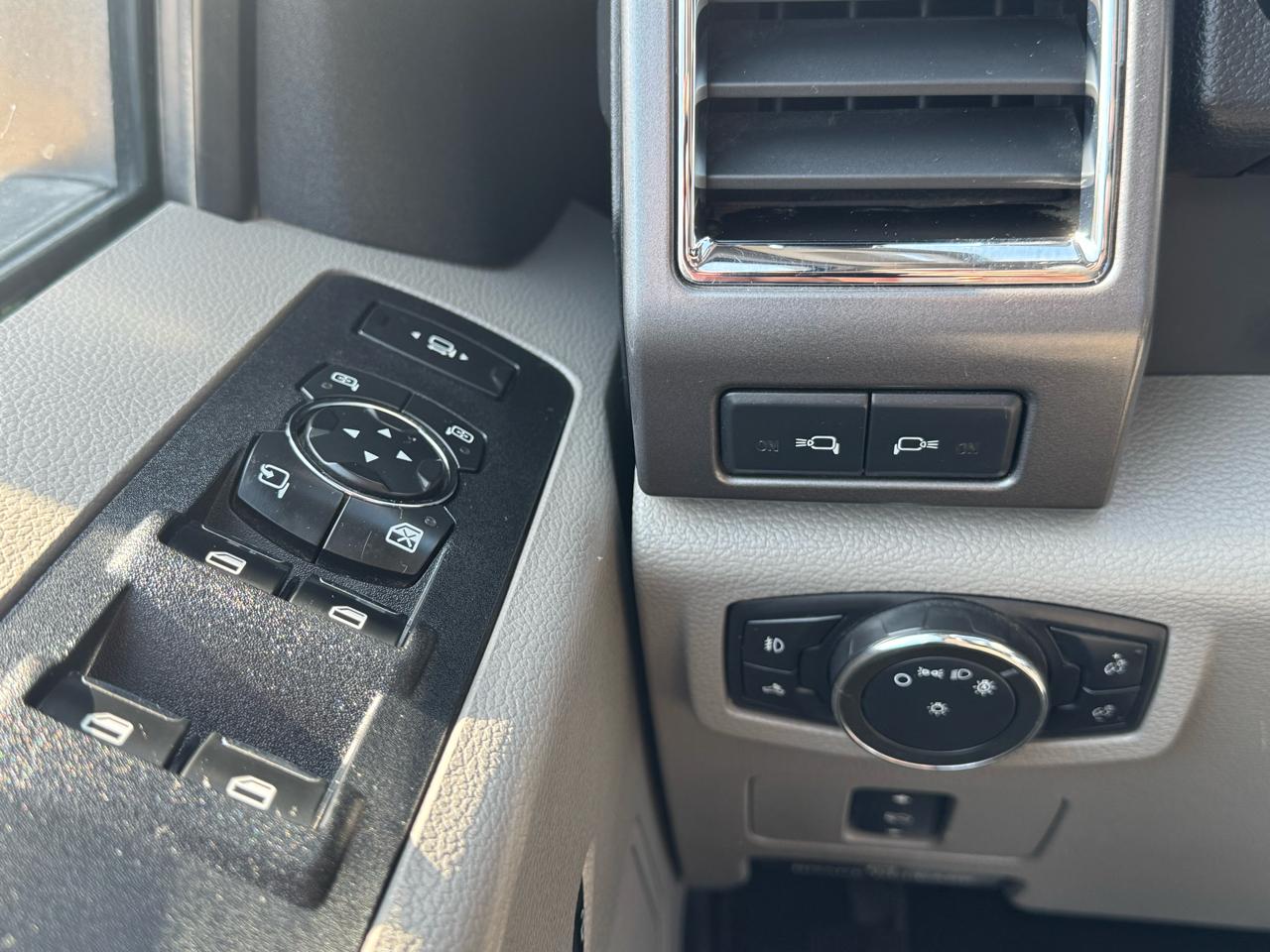 Ford Super Duty F-350 SRW Crew Cab 156" XLT 2017