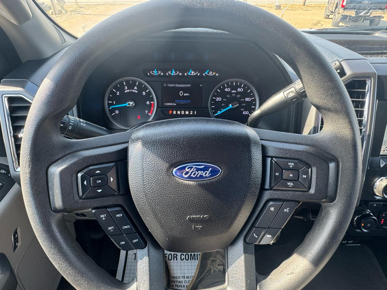 Ford Super Duty F-350 SRW Crew Cab 156" XLT 2017