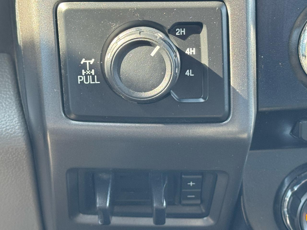 Ford Super Duty F-350 SRW Crew Cab 156" XLT 2017