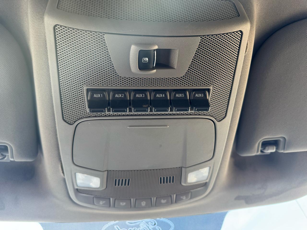 Ford Super Duty F-350 SRW Crew Cab 156" XLT 2017