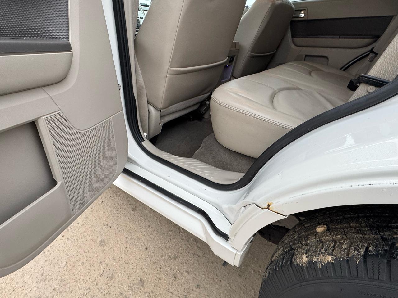 Mercury Mariner 4WD 4dr Premier 2010