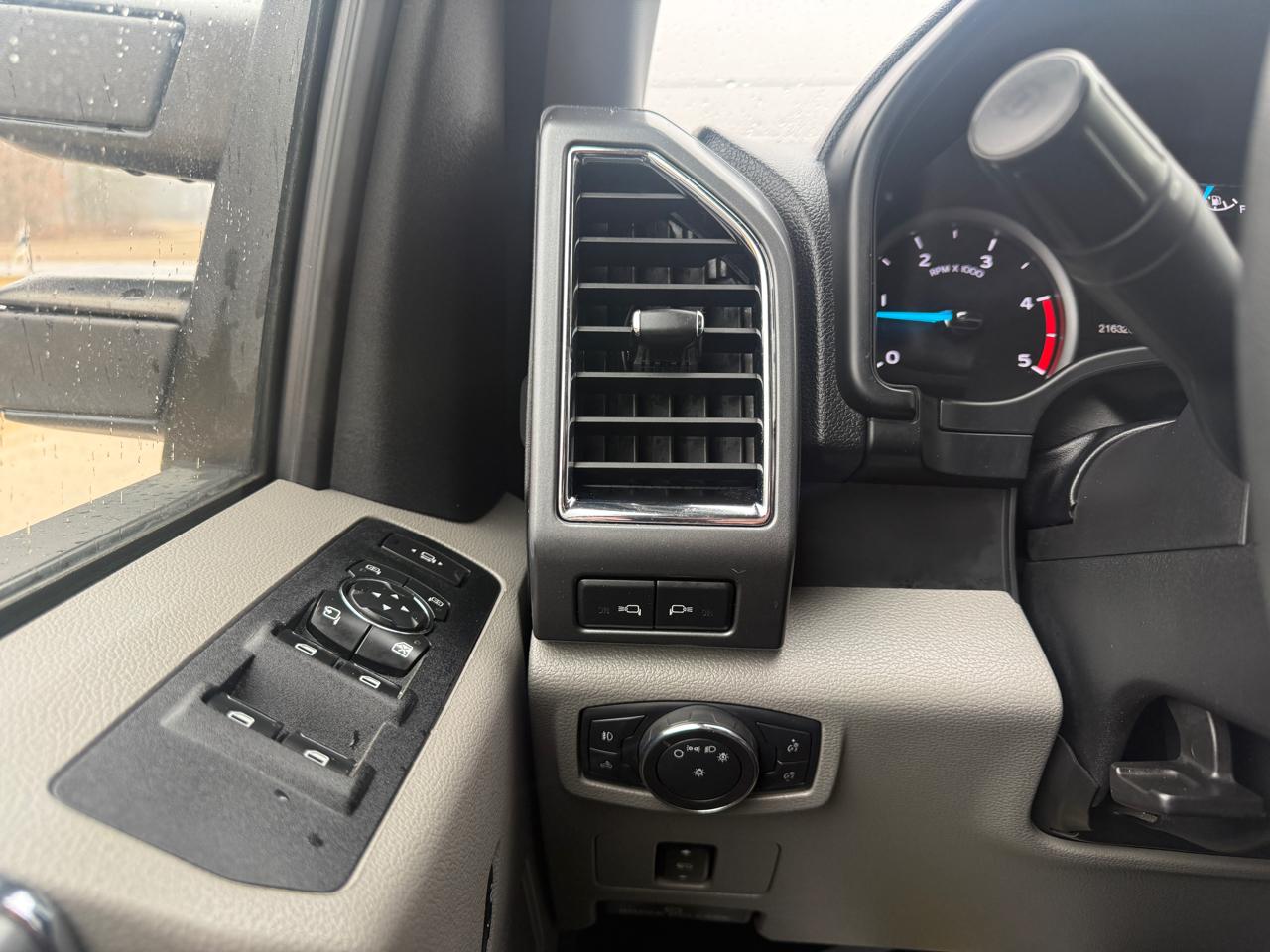 Ford Super Duty F-350 SRW Crew Cab 156" XLT 4WD 2018