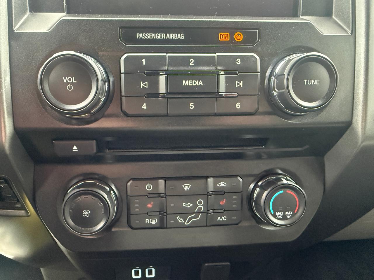 Ford Super Duty F-350 SRW Crew Cab 156" XLT 4WD 2018