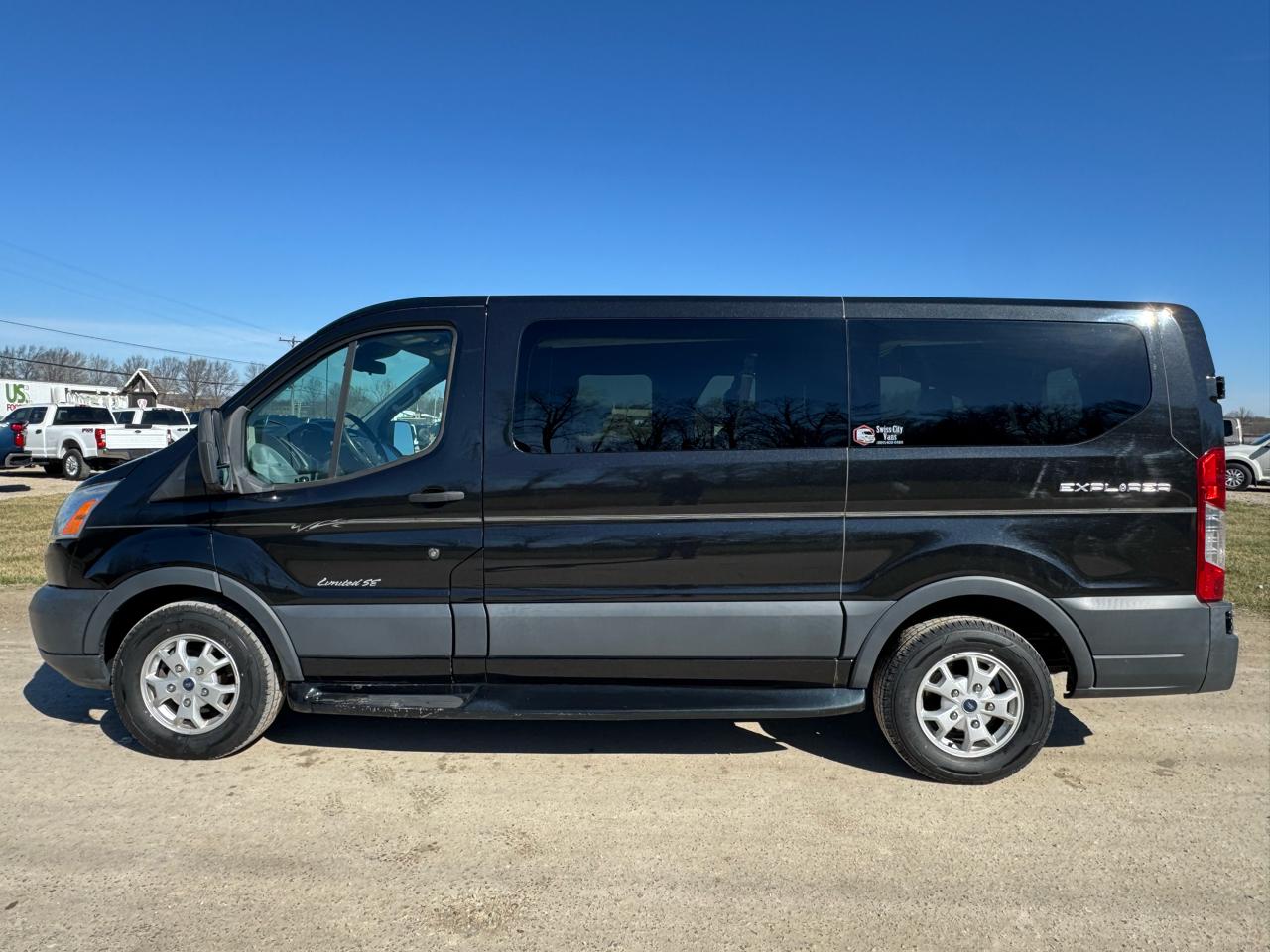 Ford Transit Wagon T-150 130" Low Roof XLT Swing-Out RH Dr 2015