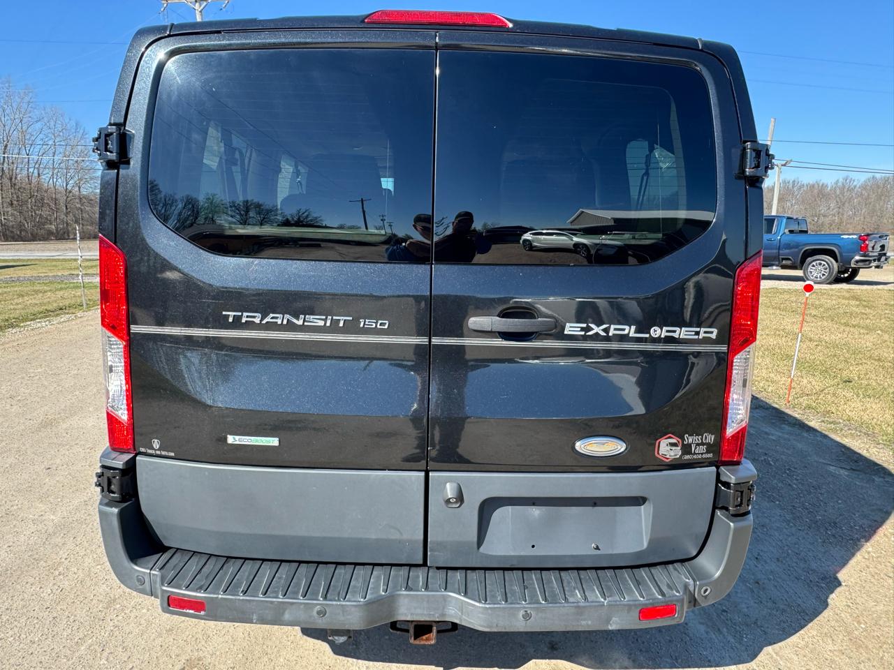 Ford Transit Wagon T-150 130" Low Roof XLT Swing-Out RH Dr 2015