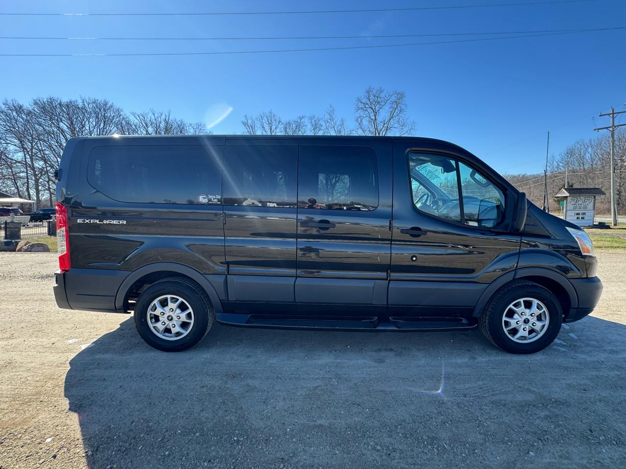 Ford Transit Wagon T-150 130" Low Roof XLT Swing-Out RH Dr 2015