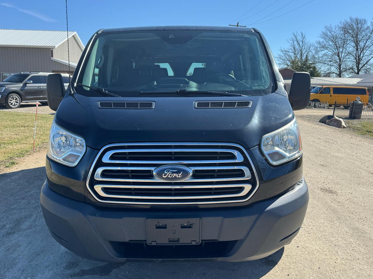 Ford Transit Wagon T-150 130" Low Roof XLT Swing-Out RH Dr 2015