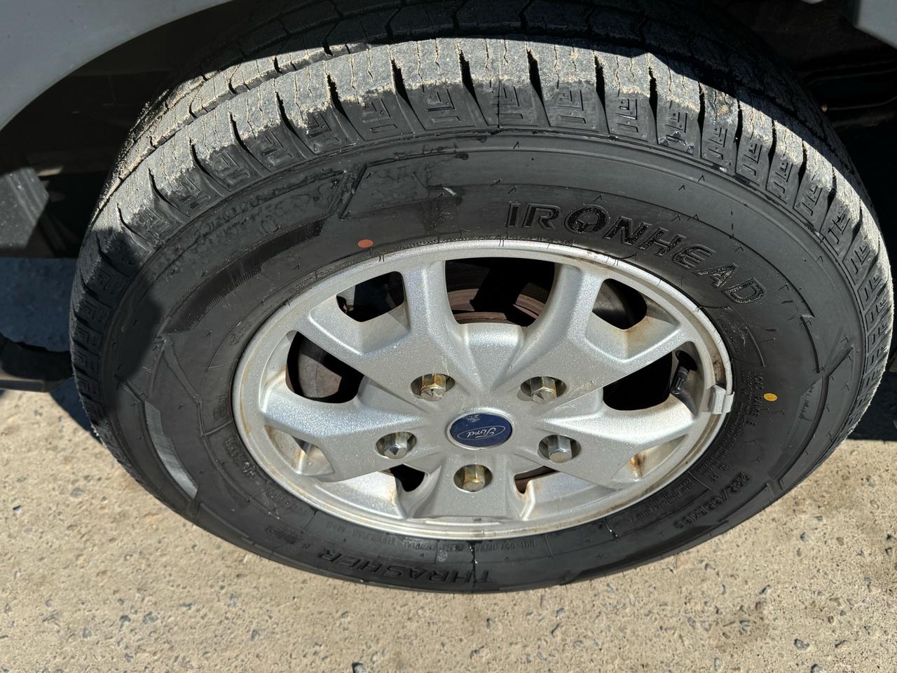 Ford Transit Wagon T-150 130" Low Roof XLT Swing-Out RH Dr 2015