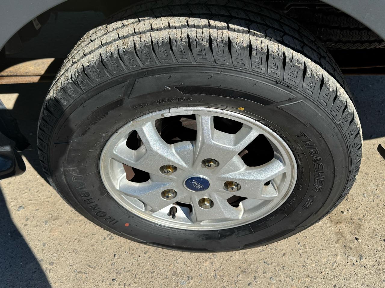 Ford Transit Wagon T-150 130" Low Roof XLT Swing-Out RH Dr 2015