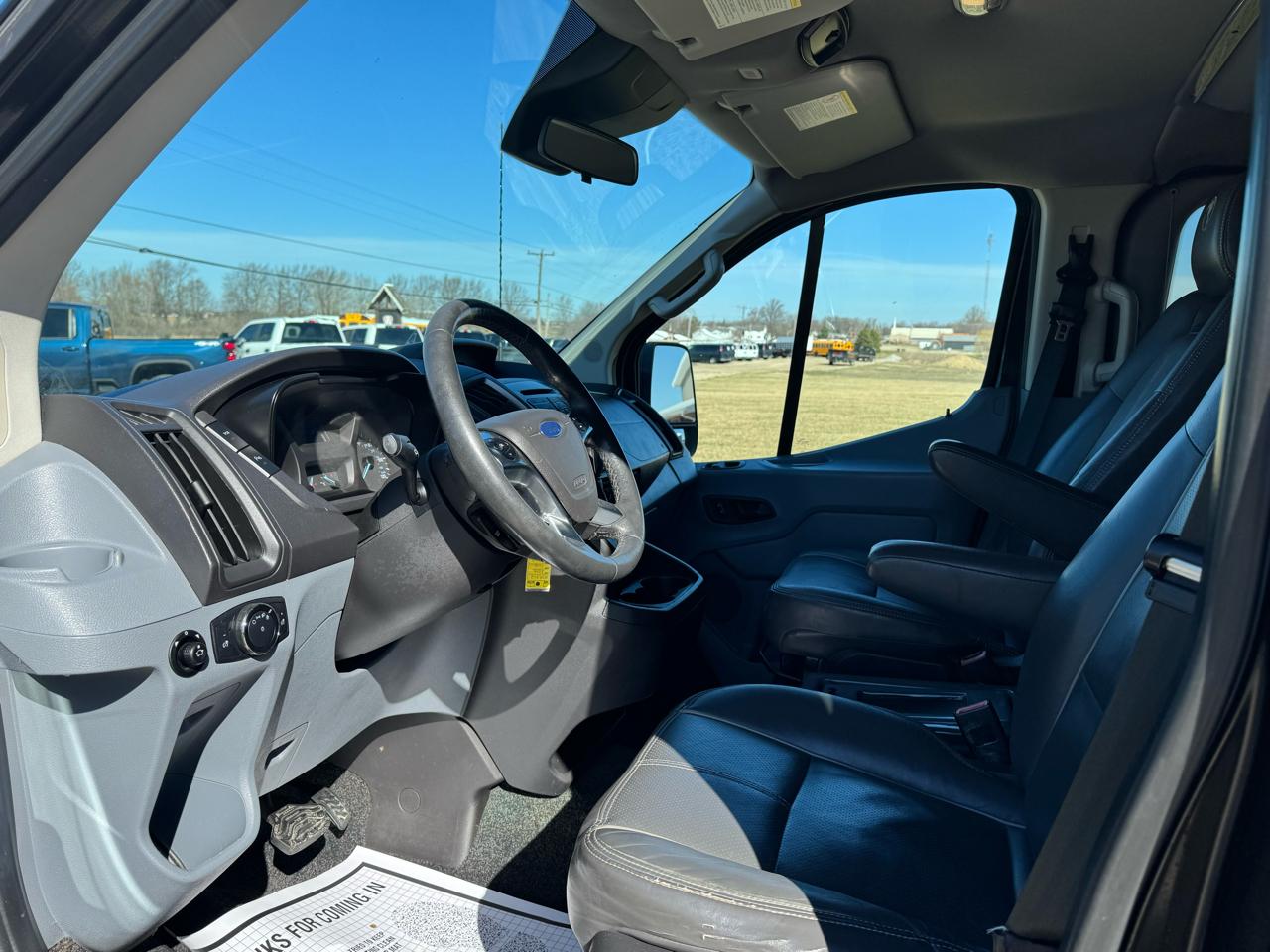 Ford Transit Wagon T-150 130" Low Roof XLT Swing-Out RH Dr 2015