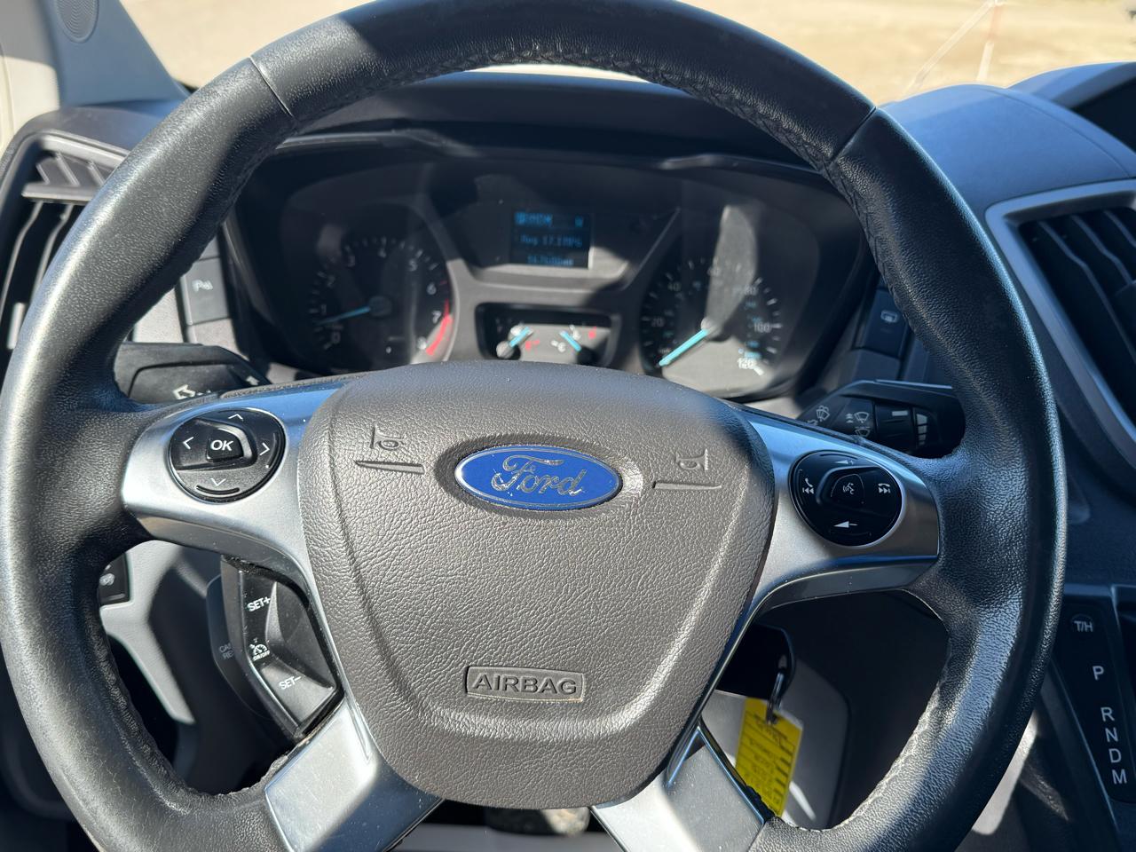 Ford Transit Wagon T-150 130" Low Roof XLT Swing-Out RH Dr 2015