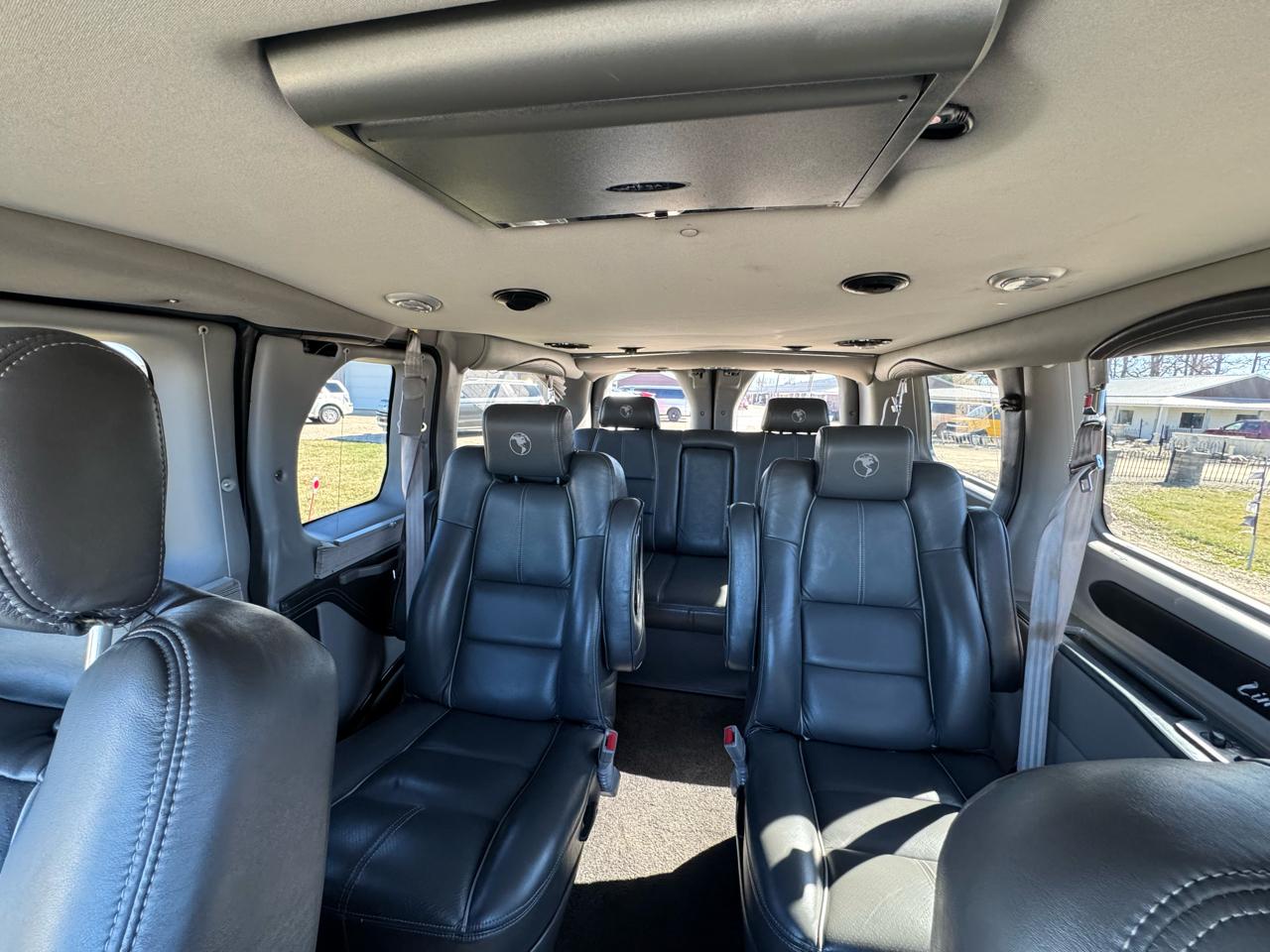 Ford Transit Wagon T-150 130" Low Roof XLT Swing-Out RH Dr 2015