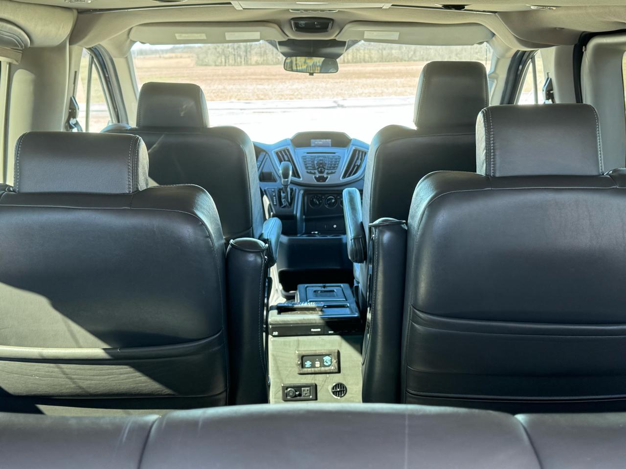 Ford Transit Wagon T-150 130" Low Roof XLT Swing-Out RH Dr 2015