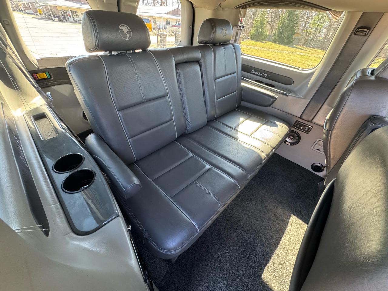 Ford Transit Wagon T-150 130" Low Roof XLT Swing-Out RH Dr 2015