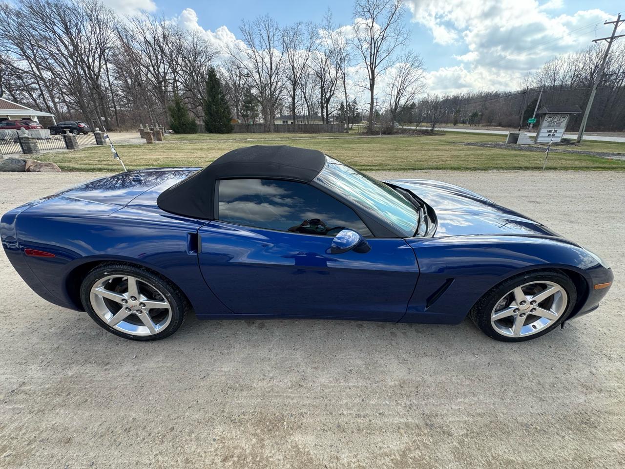 Chevrolet Corvette 2dr Convertible 2005